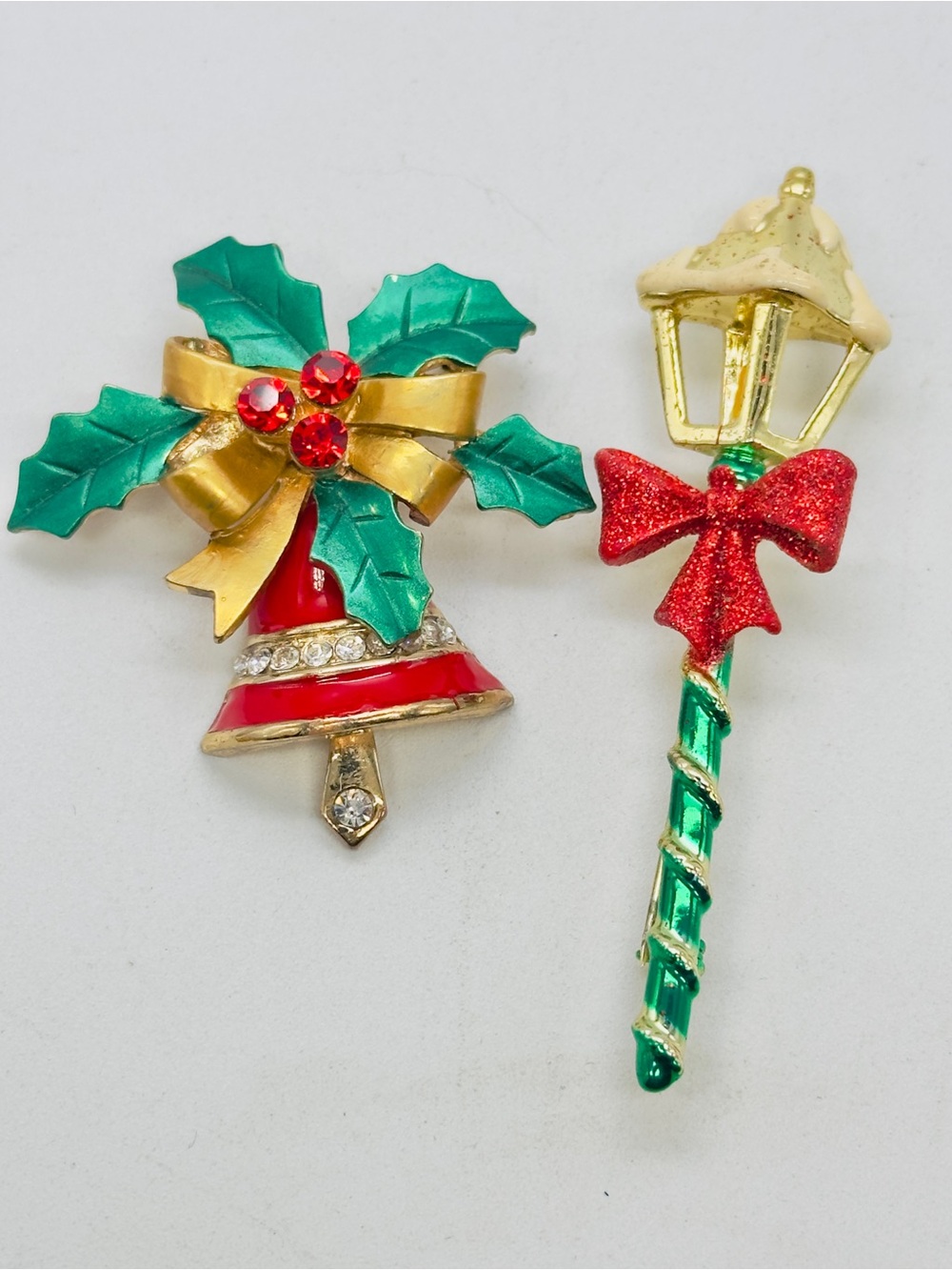 Vintage Gold Tone Enamel Christmas Brooch Pin Set Bell Bow Dangle Lamp Post AJC